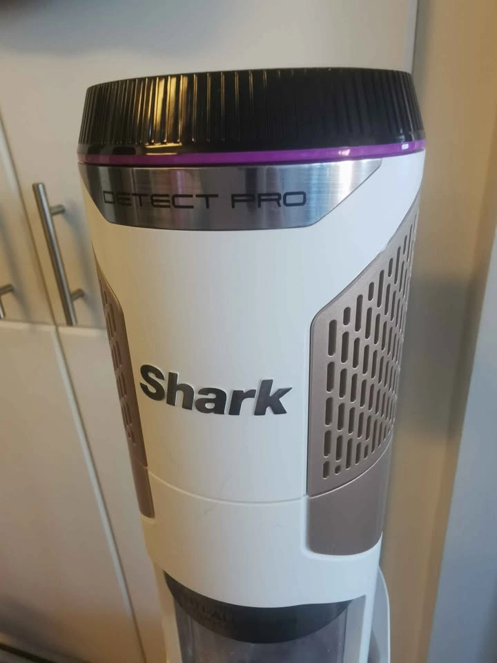 Shark Detect Pro Cordless Stick Vacuum - photo 2