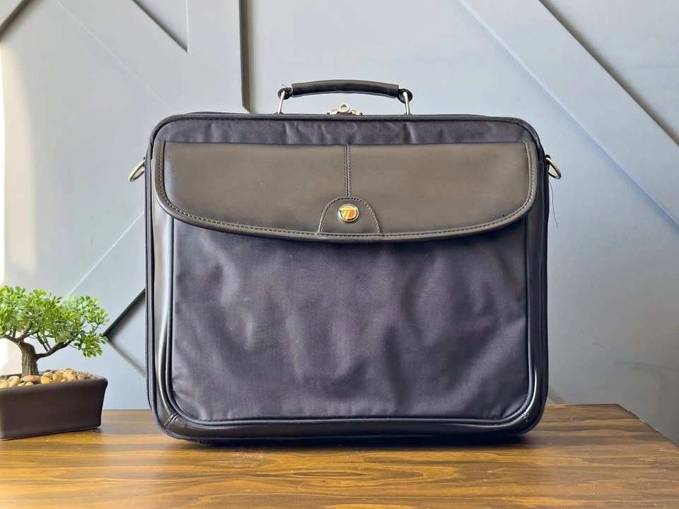 Targus Trademark Notepac Laptop Messenger Bag