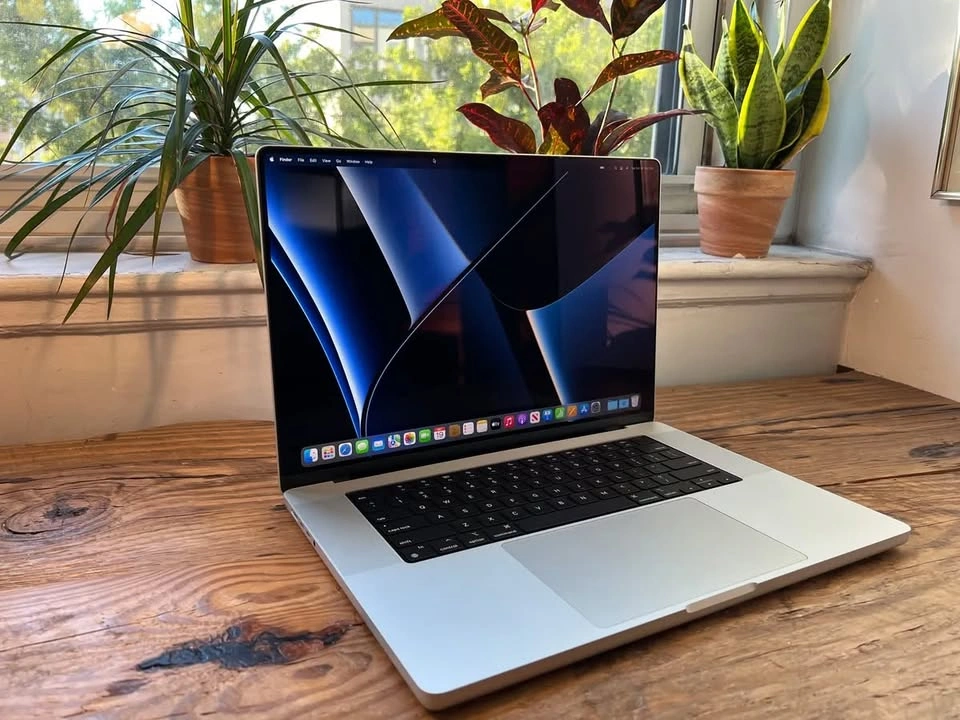 MacBook Pro 16” M1 Pro - Excellent Condition - photo 2