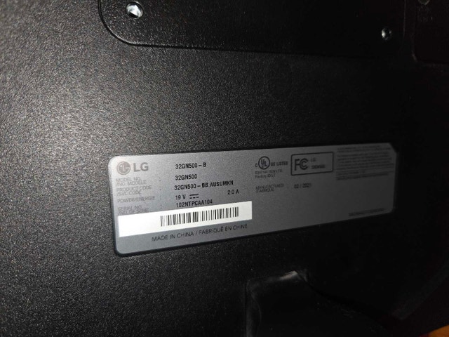 Free LG Monitor 32" - photo 2