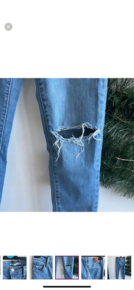 Levi’s 720 High Rise Super Skinny Jeans - Size 26 - photo 4