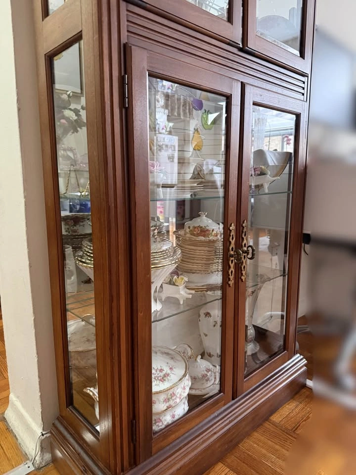 Wooden Collector's Cabinet - photo 4