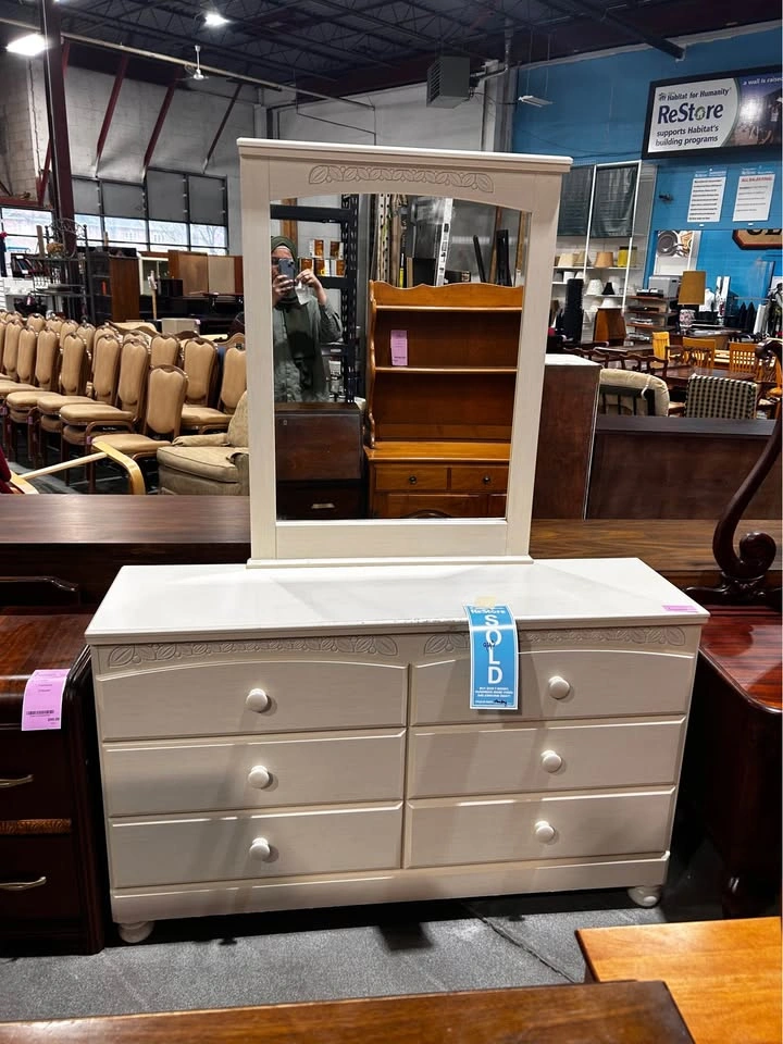 3 Seater Sofa, 1 Seater Recliner, Dressing Table, Desk, TV Unit - photo 3