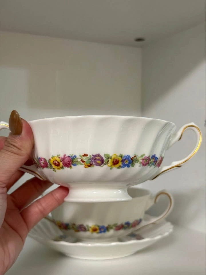 Royal Doulton Double-Handled Soup Bowl - photo 2