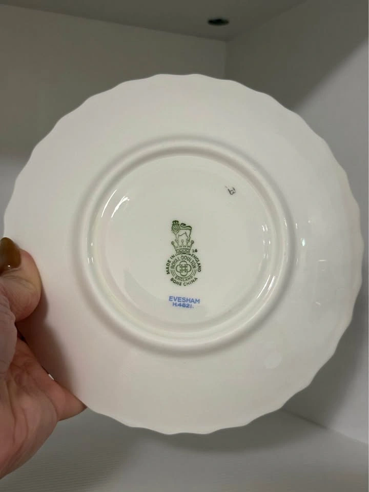 Royal Doulton Double-Handled Soup Bowl - photo 5