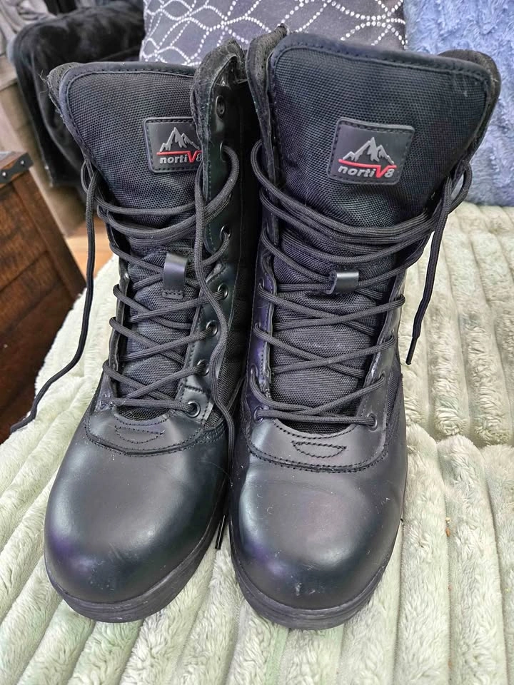 Men's Size 11 Nortiv 8 Steel Toe High Top Boots