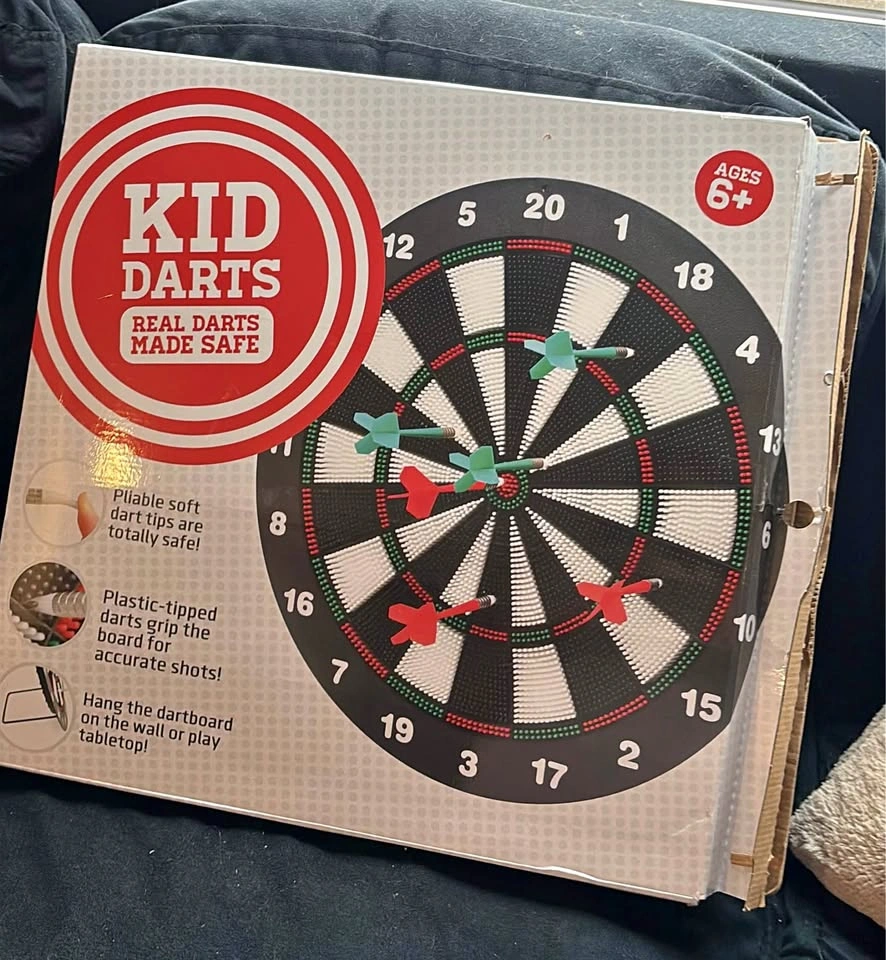 Kid Darts Dartboard Set NEW