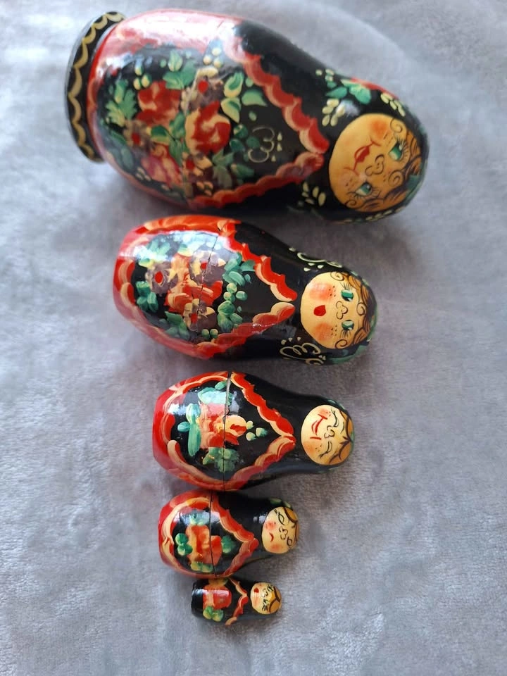 Vintage Russian Matryoshka Nesting Dolls - photo 4