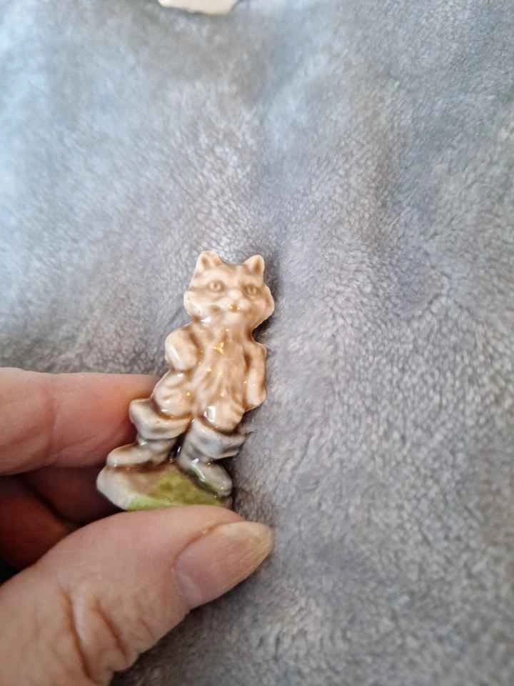 Vintage Wade Whimsies Figurines from Wade Ceramics England - photo 4