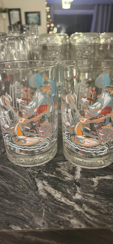 Vintage Walt Disney World 25th Anniversary Glasses - photo 3
