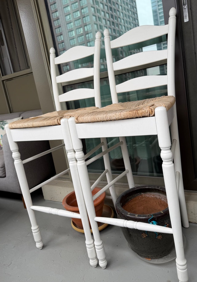 White Wicker Chairs - Set of 2 - photo 2