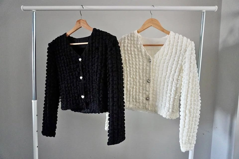 Brand new Women Sweater (Never-Worn)