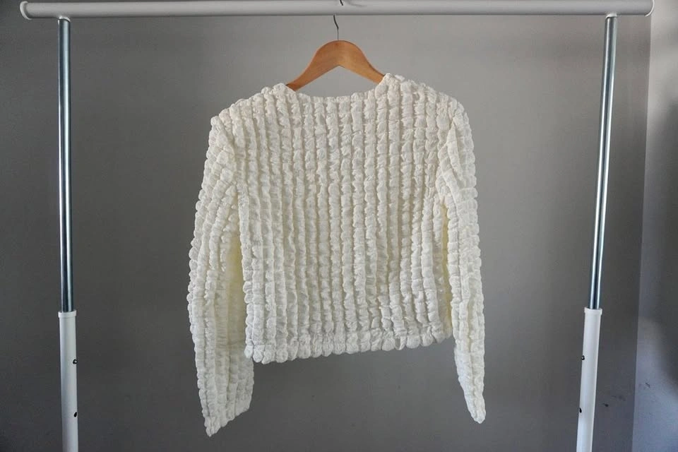 Brand new Women Sweater (Never-Worn) - photo 4
