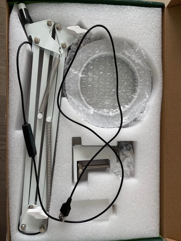 New magnifying desk lamp - photo 3