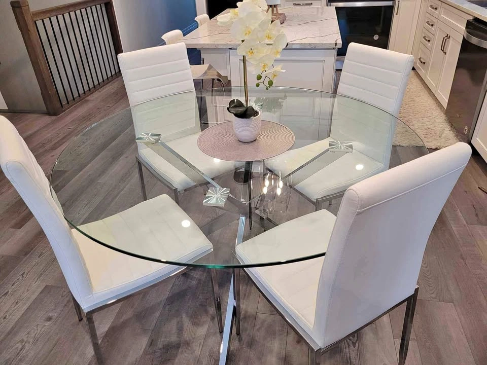 Beautiful Glass and Chrome Dining Room Table and Chairs