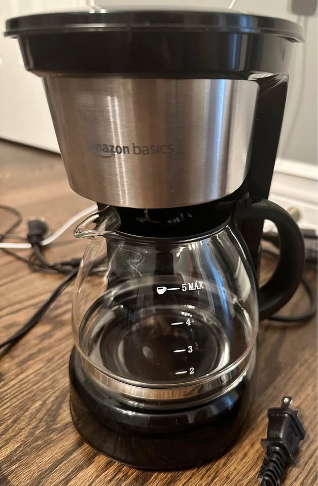Amazon Basics 5-Cup Coffee Maker - photo 2