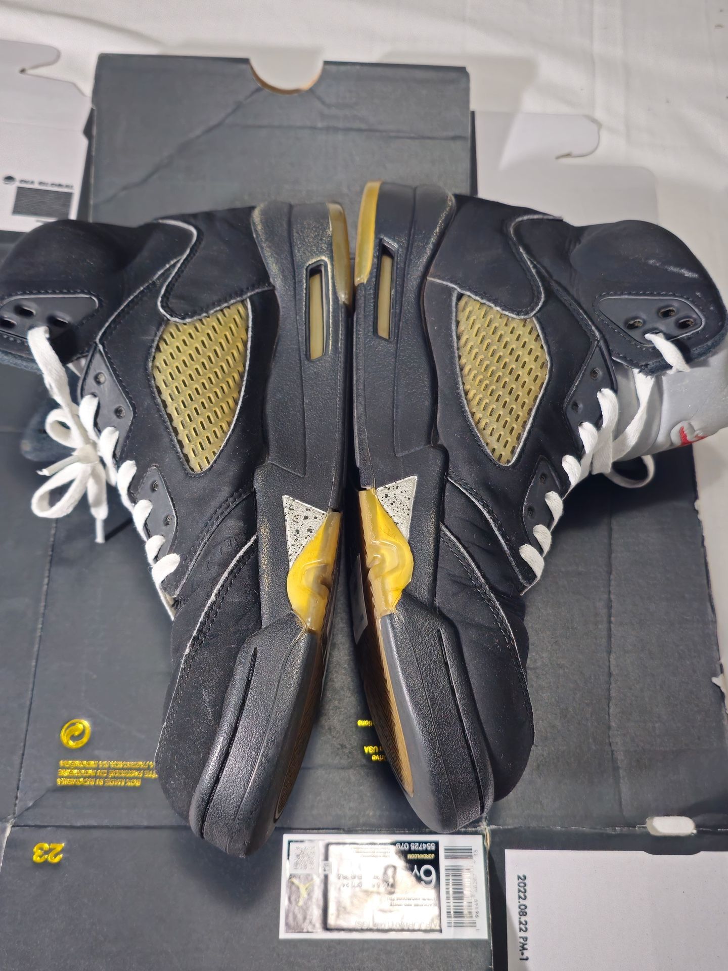 Jordan 5 Size 6y - photo 3