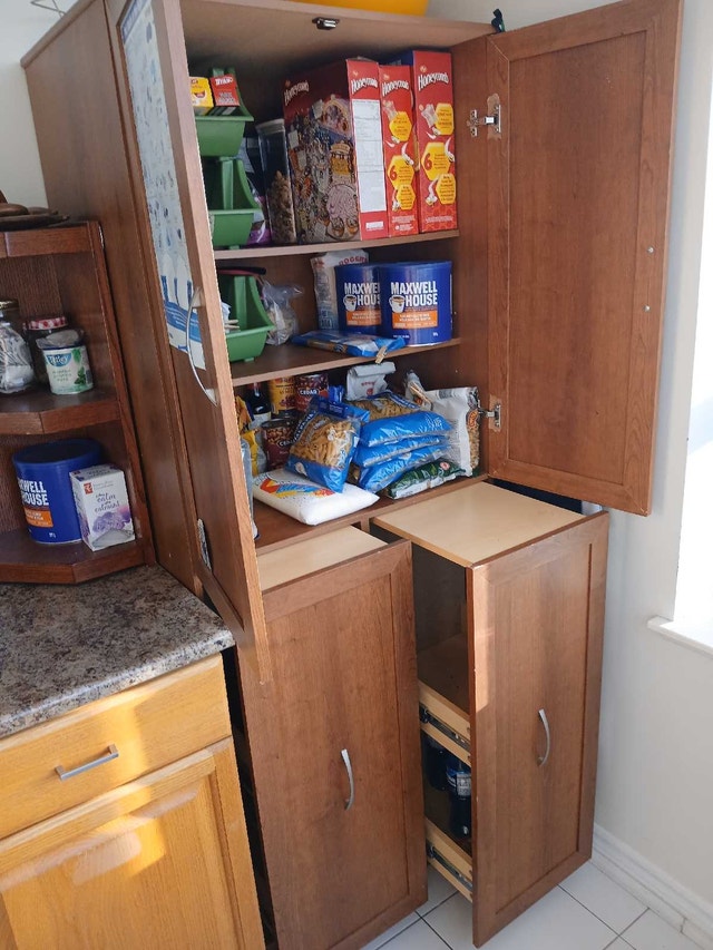 Cabinet Pantry