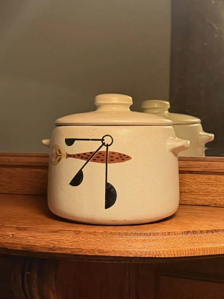 Vintage West Bend Stoneware Bean Pot - photo 4