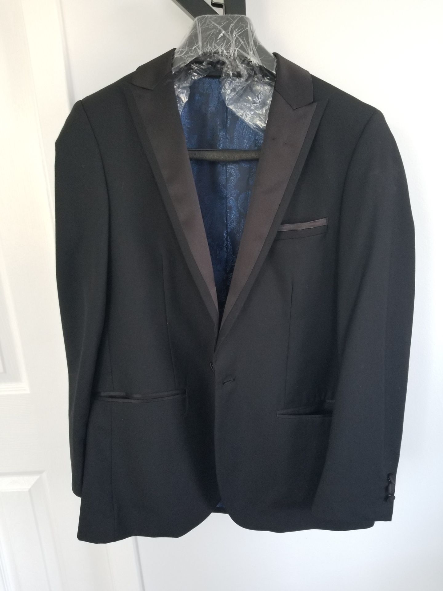 Tuxedo - photo 2