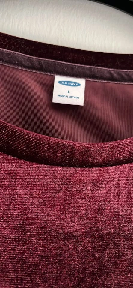 Old Navy Velvet T-shirt Large - photo 2