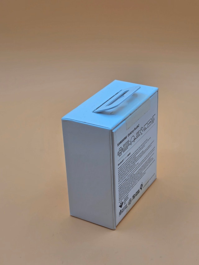 Brand New Samsung Galaxy Buds2 – Sealed Box - photo 2