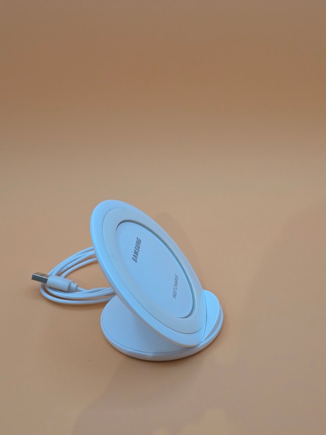 Samsung Fast Charge Wireless Charger Stand EP-NG930 - photo 4