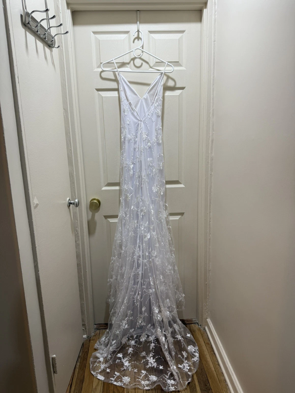 Sexy Mermaid Wedding Dresses V-Neck Backless Lace Appliques Beac