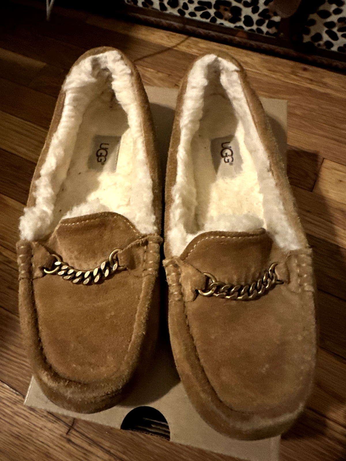 UGG Australia Women's Ansley Slipper with charm USED SIZE 8 - photo 2