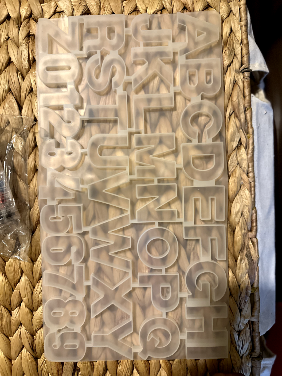 73-Piece Alphabet & Number Resin Molds - DIY Keychain Kit