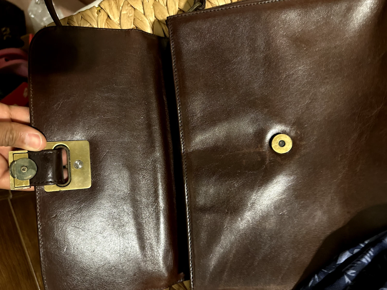 Claudio Ferrici Glossy Tobacco Brown Leather Crossbody Purse - photo 4