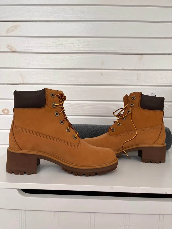 Brand New Timberland Kinsley Waterproof Boots  (Women’s Size 8M)