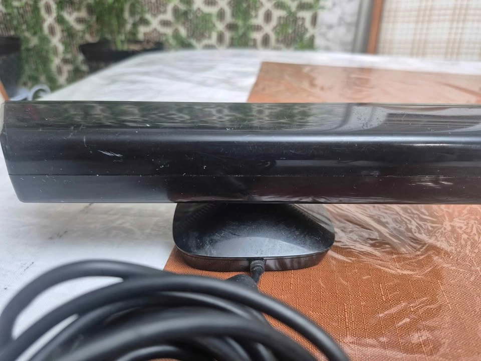 Xbox 360 Kinect Sensor - photo 2