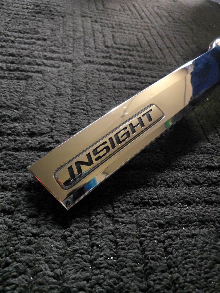 Honda Insight 2012-2014 Rear Trunk Chrome Garnish - photo 3