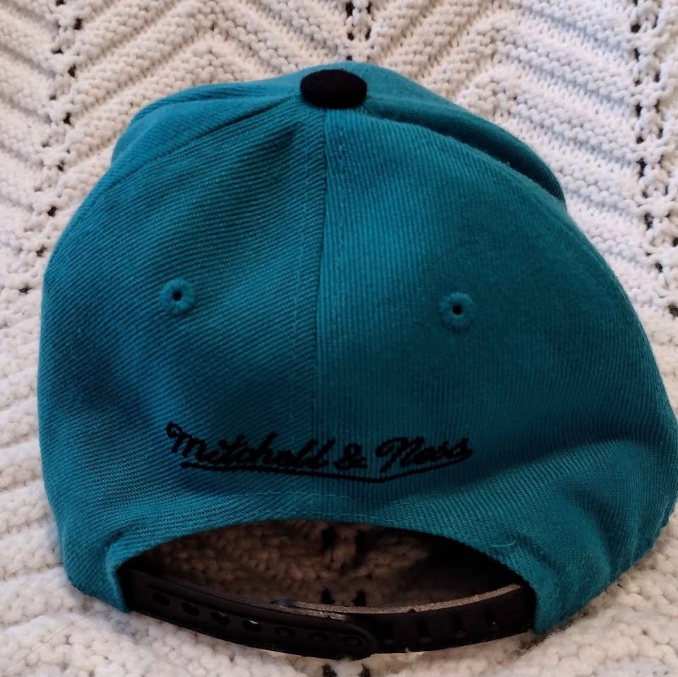 Vancouver Grizzlies Mitchell & Ness NBA Snapback Hat Youth - photo 3