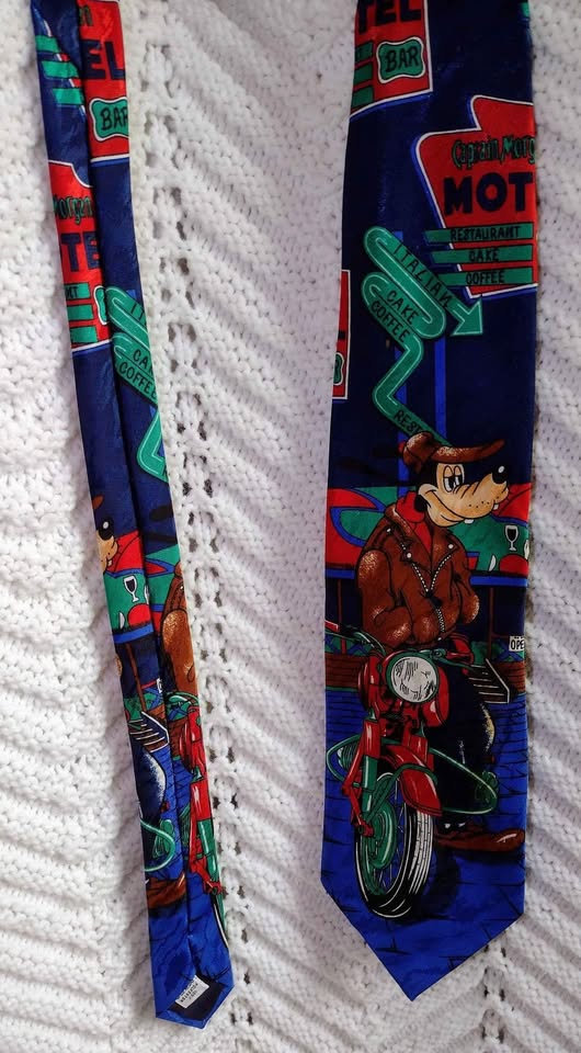Detective Goofy Mens Tie Disney Captain Morgan Hotel - photo 5
