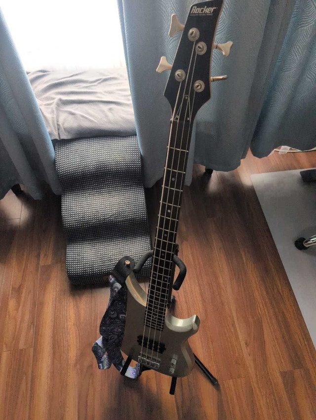 BASS GUITAR - Silver