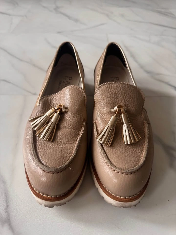 Taupe tassel loafers - photo 3