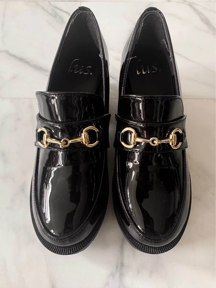 Black heel loafers with gold accent - photo 2