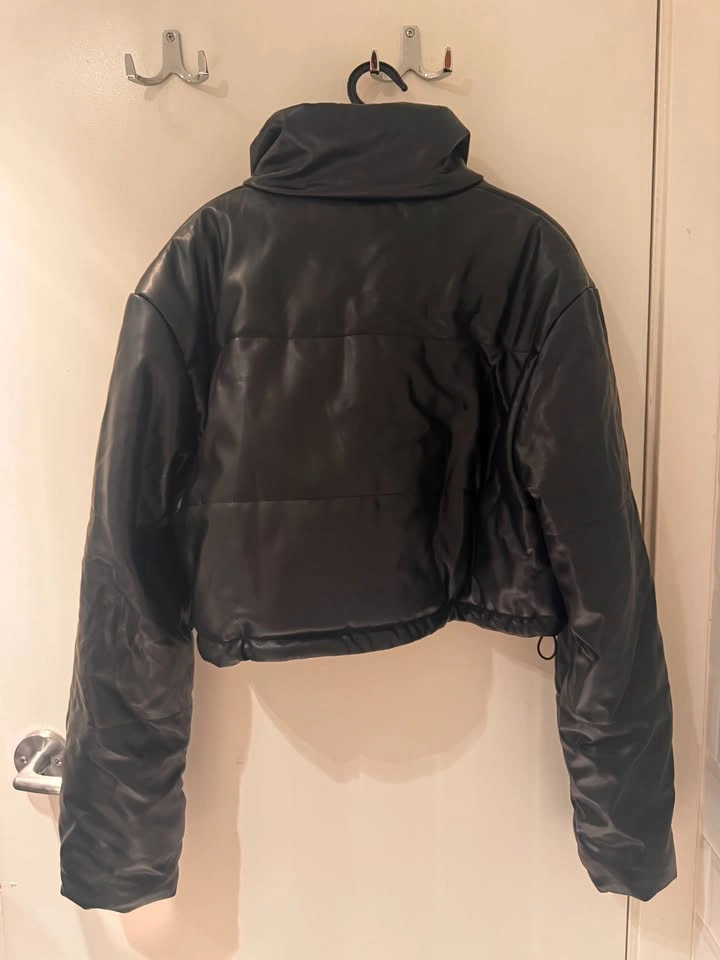 Crop pleather puffer jacket - photo 3