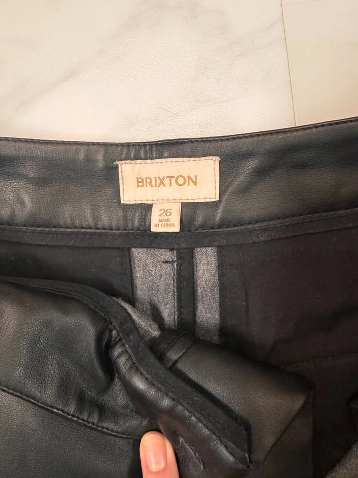 NWT Brixton ABERDEEN Black Faux Leather Trouser Pants Size 26 - photo 3