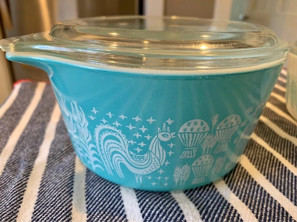 Vintage Pyrex Amish Butterprint Dishes w/ Lids