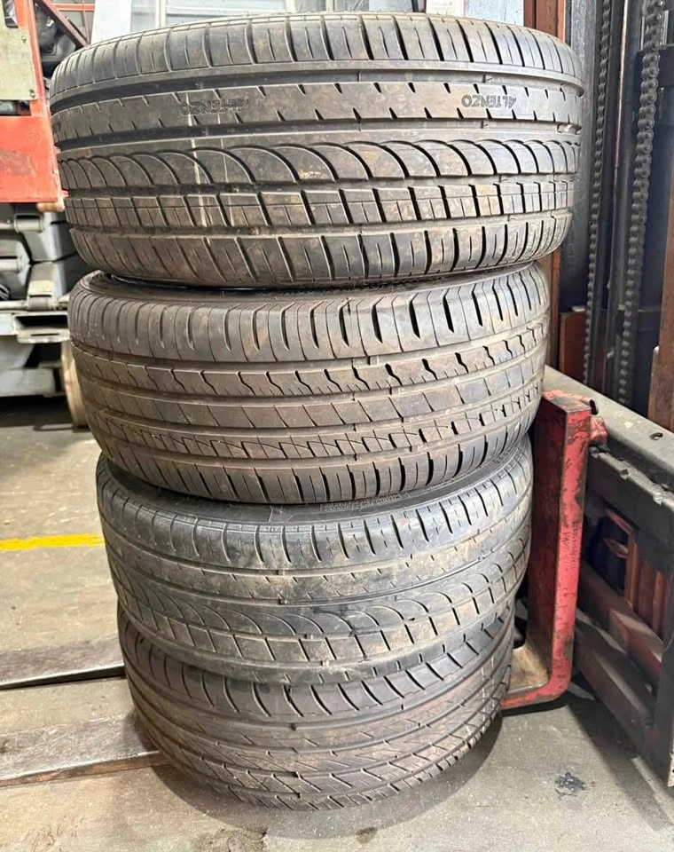 245/35ZR20 Mercedes Wheels (NEGOTIABLE)