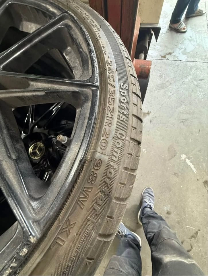 245/35ZR20 Mercedes Wheels (NEGOTIABLE) - photo 2