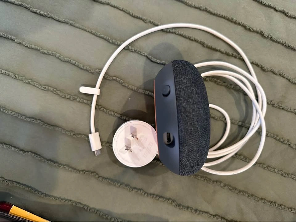 Google Home Mini - photo 3
