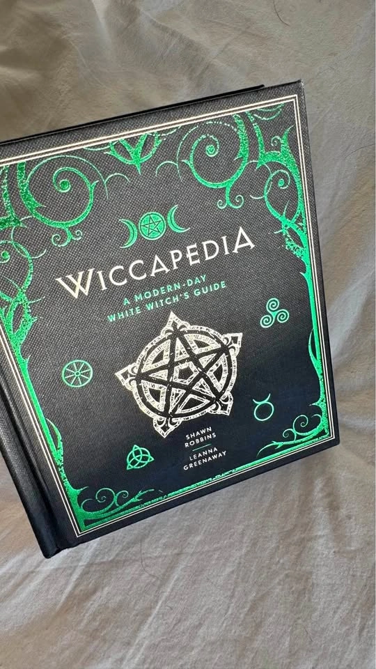 Wiccapedia: A Modern-day White Witch's Guide