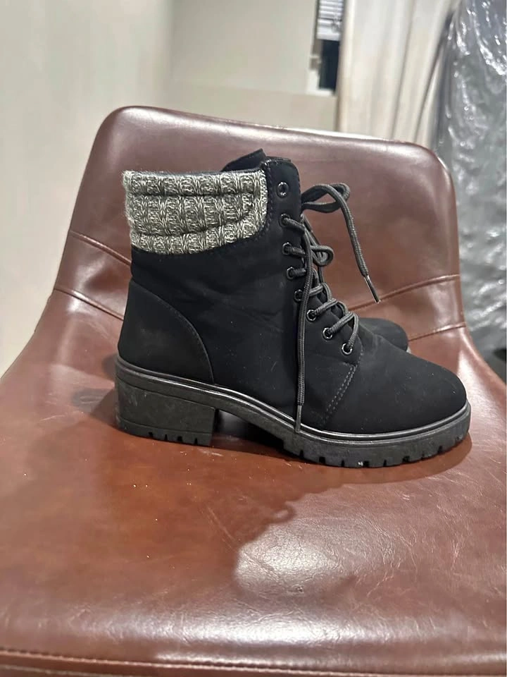 Black Ankle Boots with Knit Cuff – Lace-Up – Size 8–8.5 –