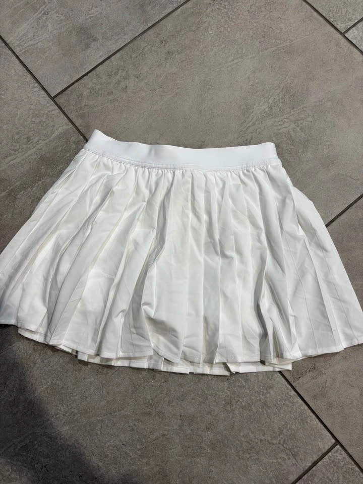 Lululemon Tennis Skirt - photo 3
