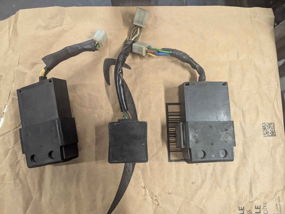 🥕Honda Shadow VT500 Relay & CDI ECU - photo 2