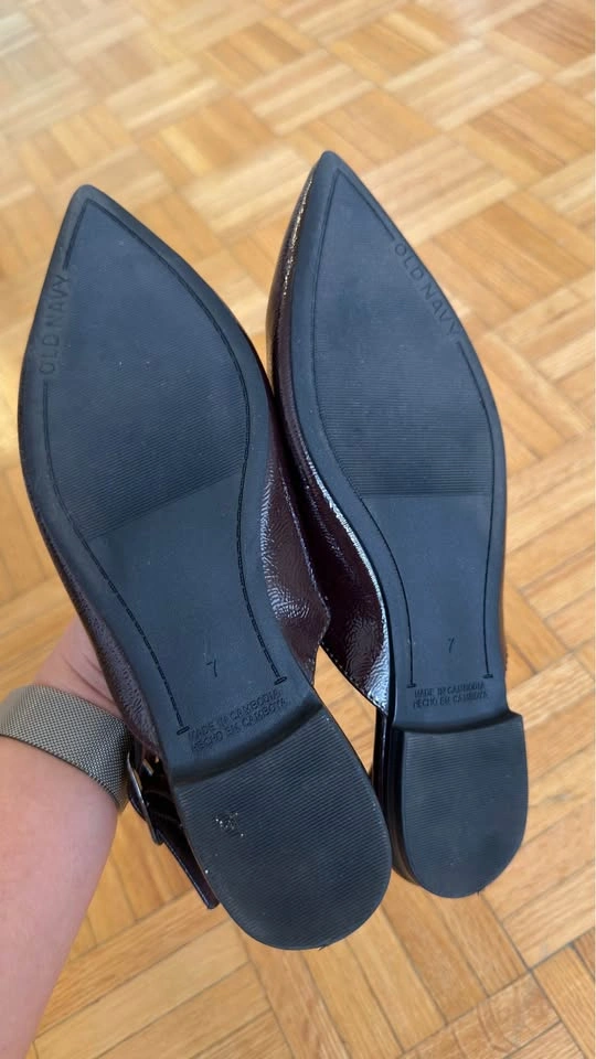 Old Navy Sandals and Boots - photo 4